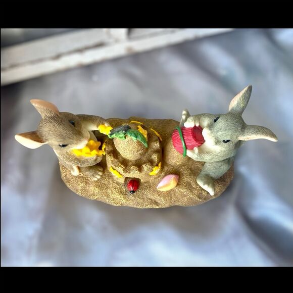 Charming Tails "Building Castles" Figurine by Fitz & Floyd 1994 - Picture 5 of 8